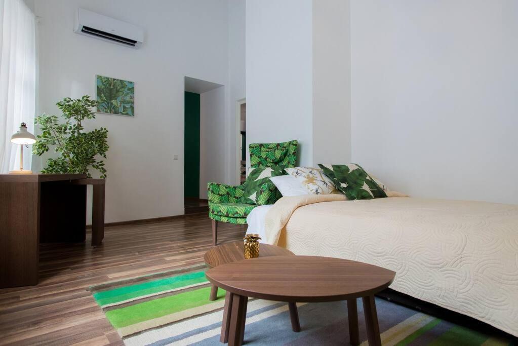 St.Roland Konventhof Apartment Riga Room photo